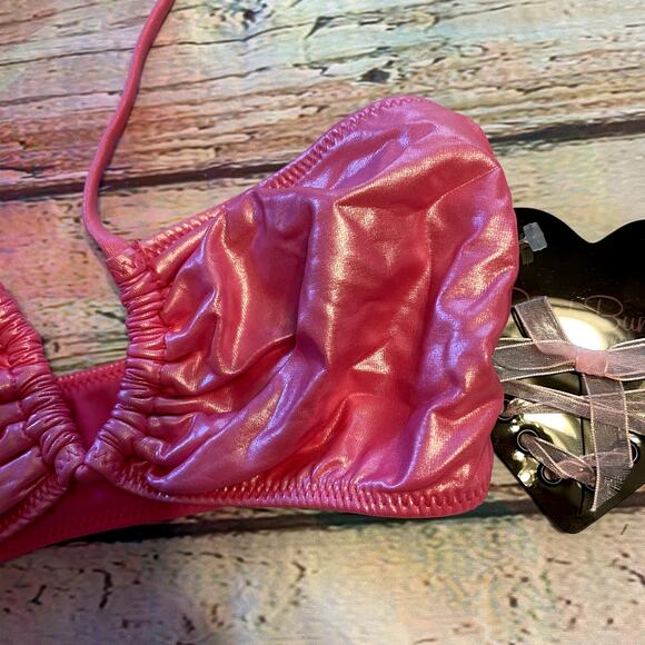 Beach Bunny Bikini Top Womens XS Pink Metallic Halter Swim Pool Beach Vacation - Picture 2 of 5